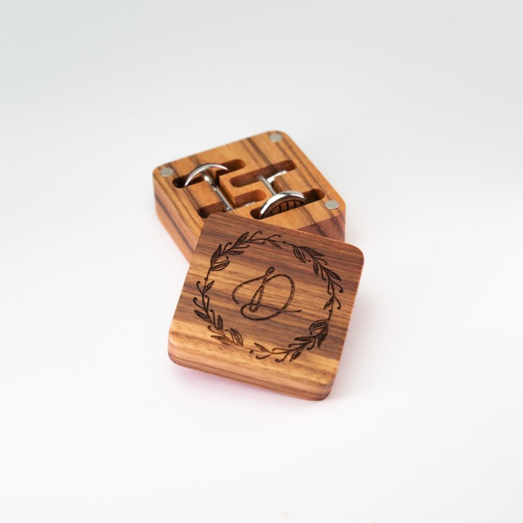 Kudula drewniane pudelko spinki do mankietow grawer.jpg